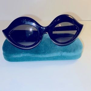 100% Authentic Gucci Cat Eye Black Sunglasses